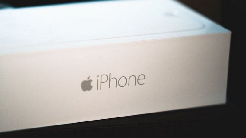 Apple создаст iPhone со складным экраном