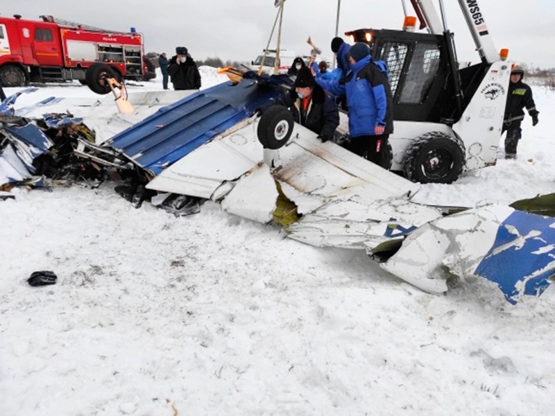 Под Петербургом в воздухе столкнулись самолеты Piper и Cessna: три человека погибли (ФОТО)