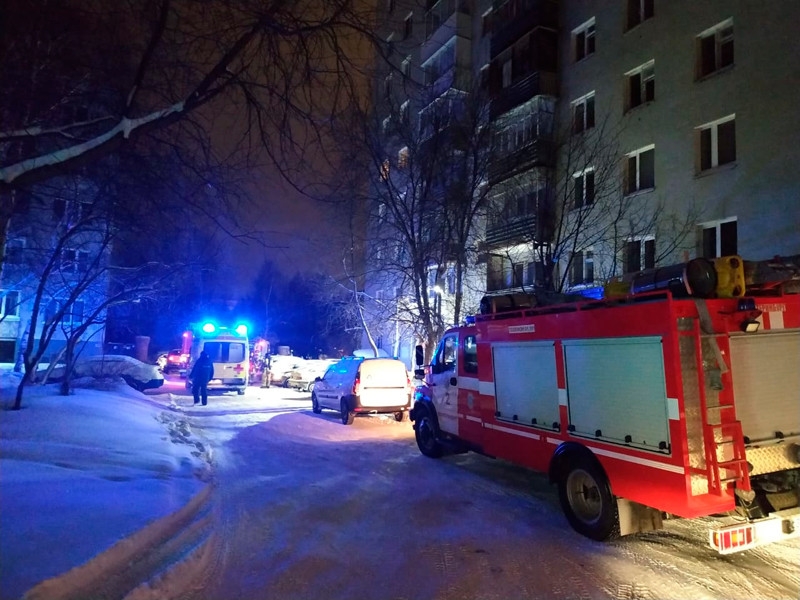 В МЧС упрекнули погибшую при пожаре в Екатеринбурге женщину, звавшую на помощь через Twitter