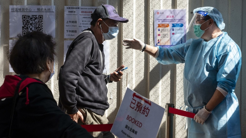 Жители Китая бесплатно получат вакцину от COVID-19