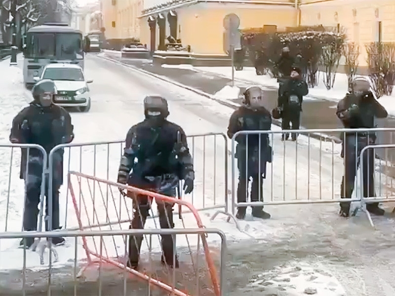Центр Петербурга перекрыли в ожидании протестов, которые не планировались (ФОТО)