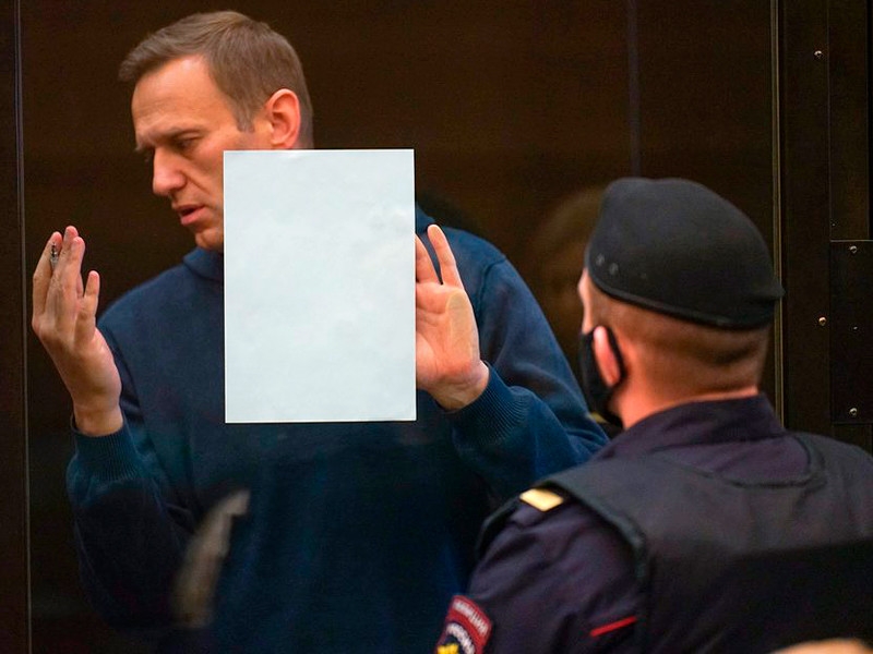 Российские журналисты, юристы, политологи о суде над Навальным: "Это приговор Путину"