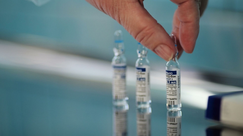 Сотрудники посольства Вьетнама в России привились вакциной "Спутник V"
