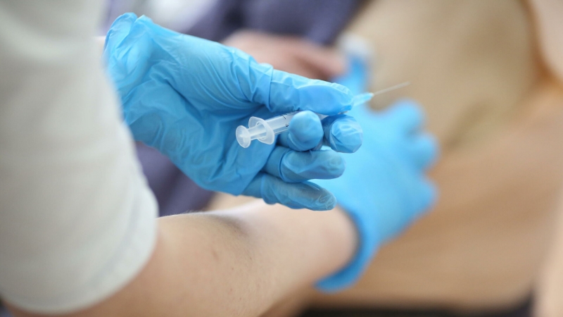 В Швейцарии не менее 16 человек умерли после вакцинации от COVID-19
