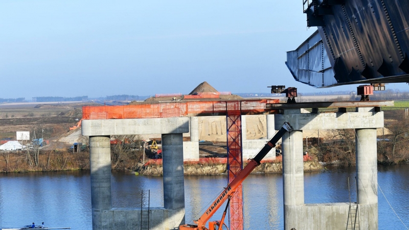 Власти РФ решают вопрос о гранте на строительство Ленского моста