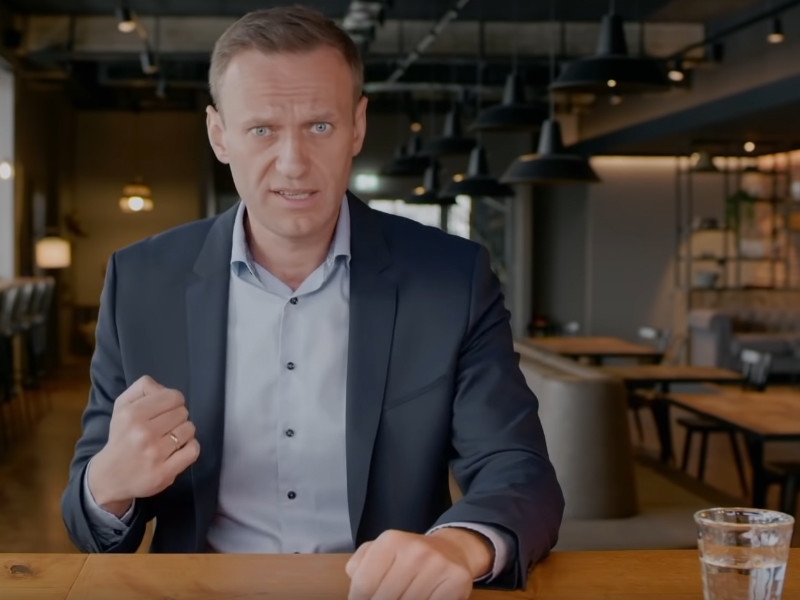 Экспертный совет кинопремии "Белый слон" заявил о давлении и цензуре из-за решения отметить премией фильмы Навального