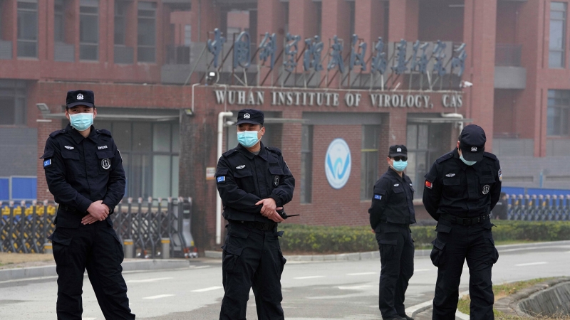 МИД Китая ответил на обвинения во вмешательстве в работу ВОЗ в Ухане