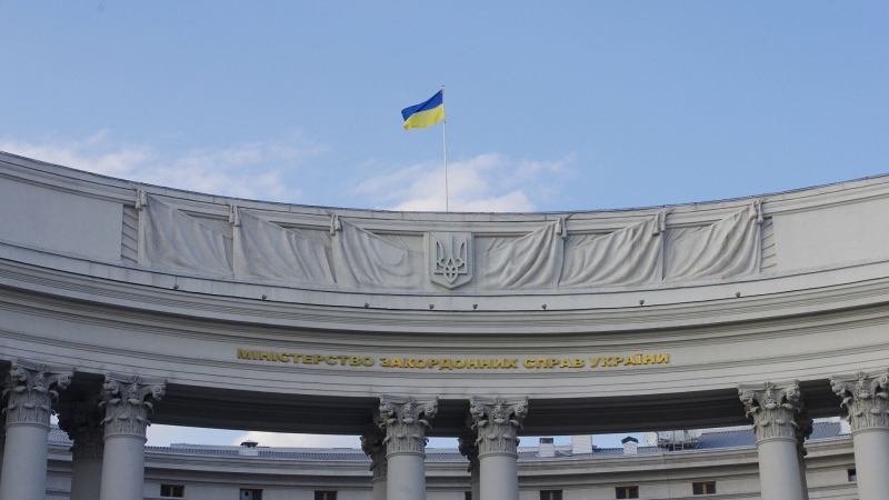 МИД Украины ответил на ноту протеста России из-за скандала с плакатами