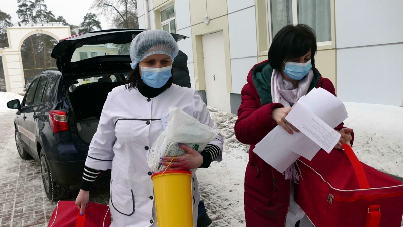 На вакцинацию украинцев понадобится 200 лет, заявил депутат Рады