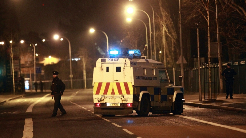 Число пострадавших при беспорядках в Белфасте полицейских возросло до 15