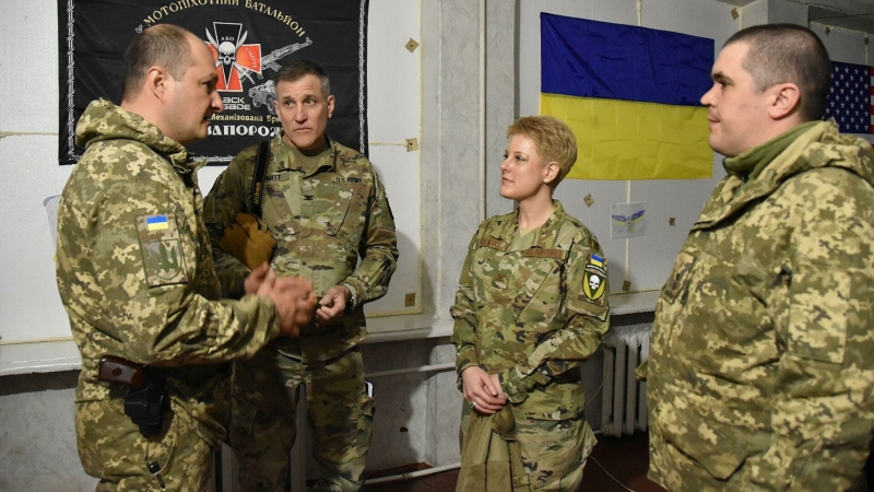 Военный атташе США появилась в Донбассе с нашивкой "Украина или смерть"