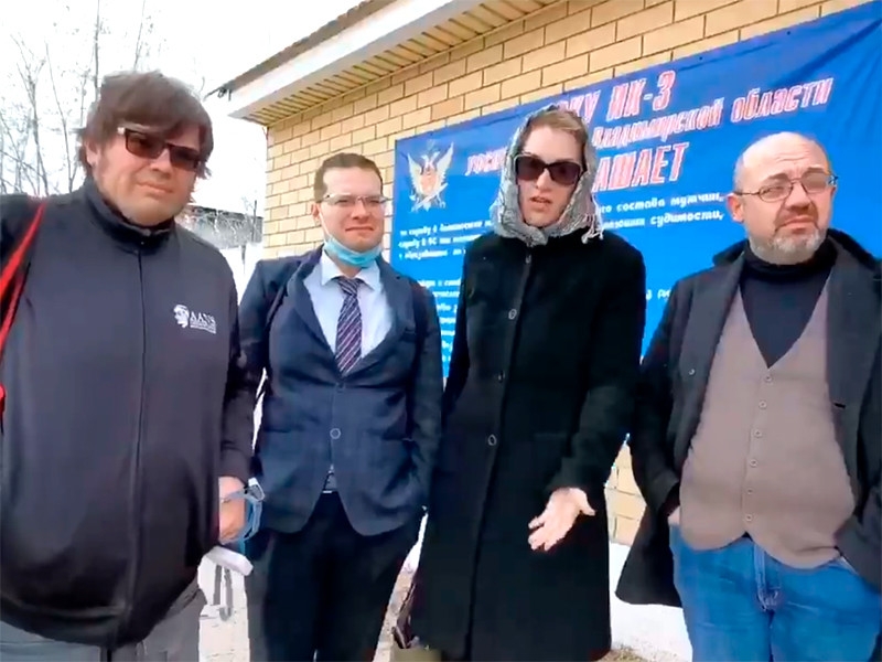 Врачи, лечившие Навального на воле, обратились к нему с просьбой прекратить голодовку
