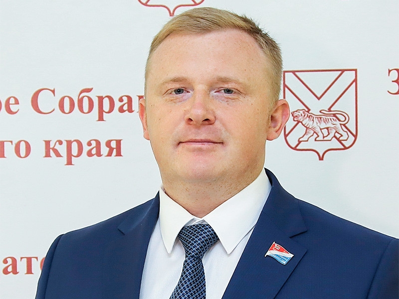 Приморского депутата, обвинившего губернатора в коррупции, поместили в психиатрическую клинику
