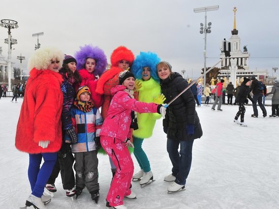 Каникулы начнутся раньше: родители московских школьников перекраивают новогодние планы