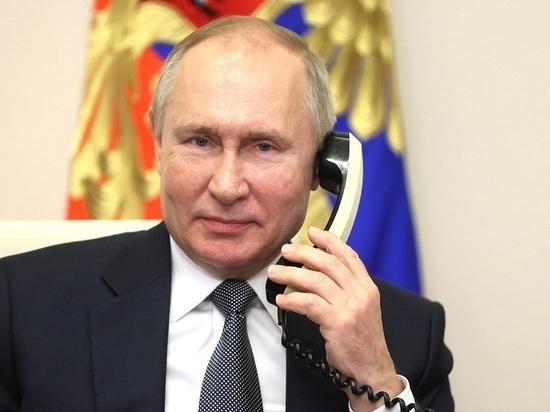 Путин позвонил девочке, желание которой исполнил