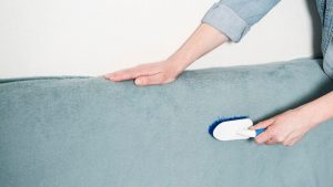 Перетяжка дивана своими руками: пошаговое руководство для начинающих