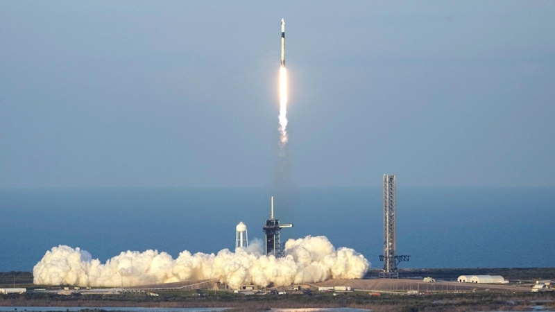 SpaceX: миссия к «застрявшим» астронавтам стартовала