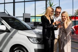 Аренда автомобилей, микроавтобусов и минивэнов: удобство и выгода