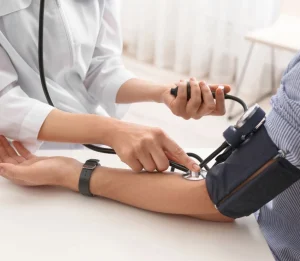 Наркомания: вызов нарколога на дом, плюсы и этапы лечения