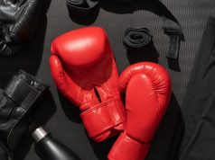 Товары для бокса и единоборств: перчатки, шлемы, груши